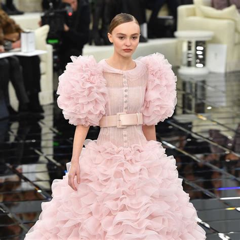 lily rose depp robe de mariée chanel|lily rose depp house.